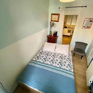  Apartment En Rez-de-chausse, De 21m 2